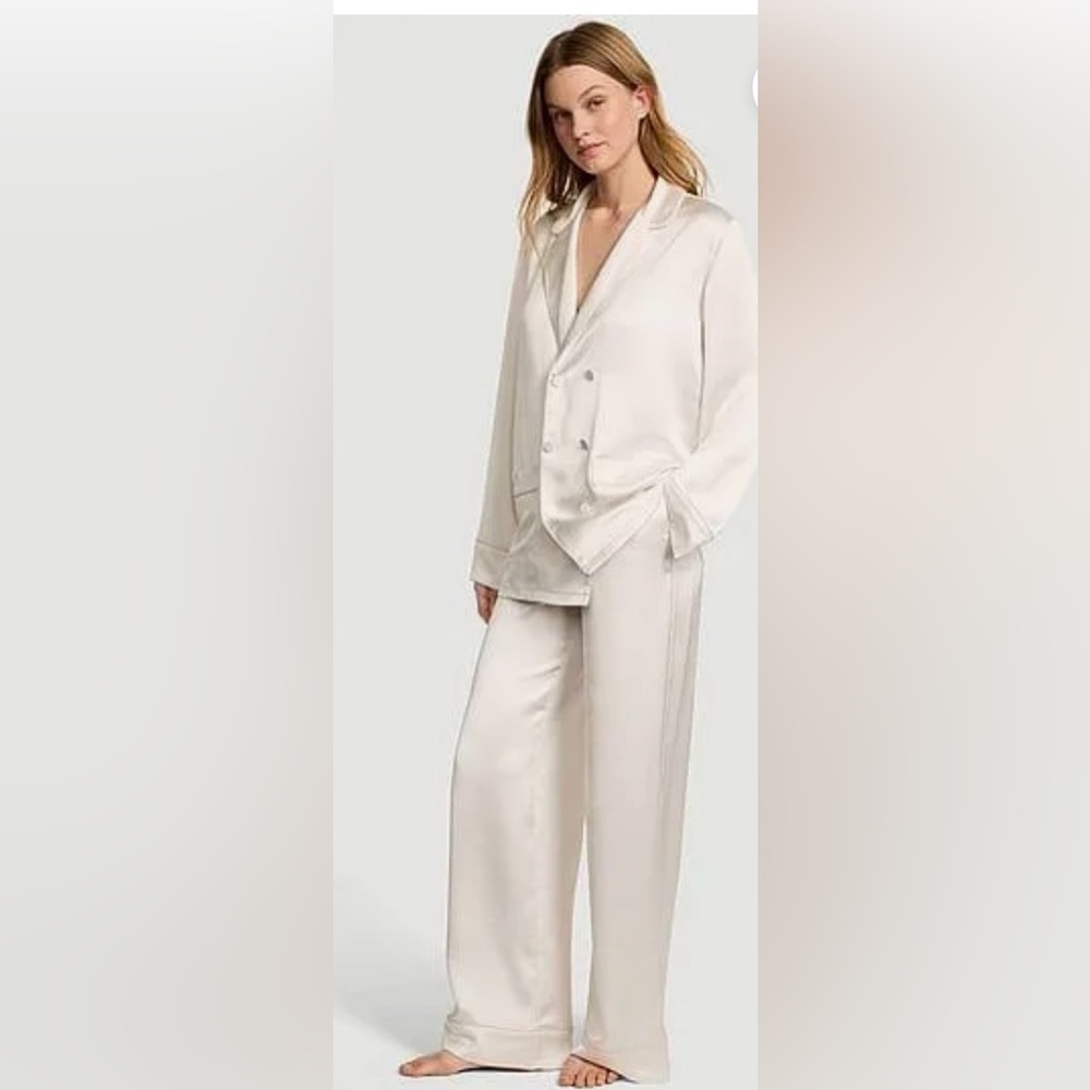 Brand New Ladies Victoria Secret Double Breasted  Satin Pajamas Size Large